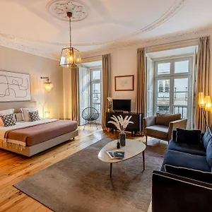 Le Consulat Hotel
